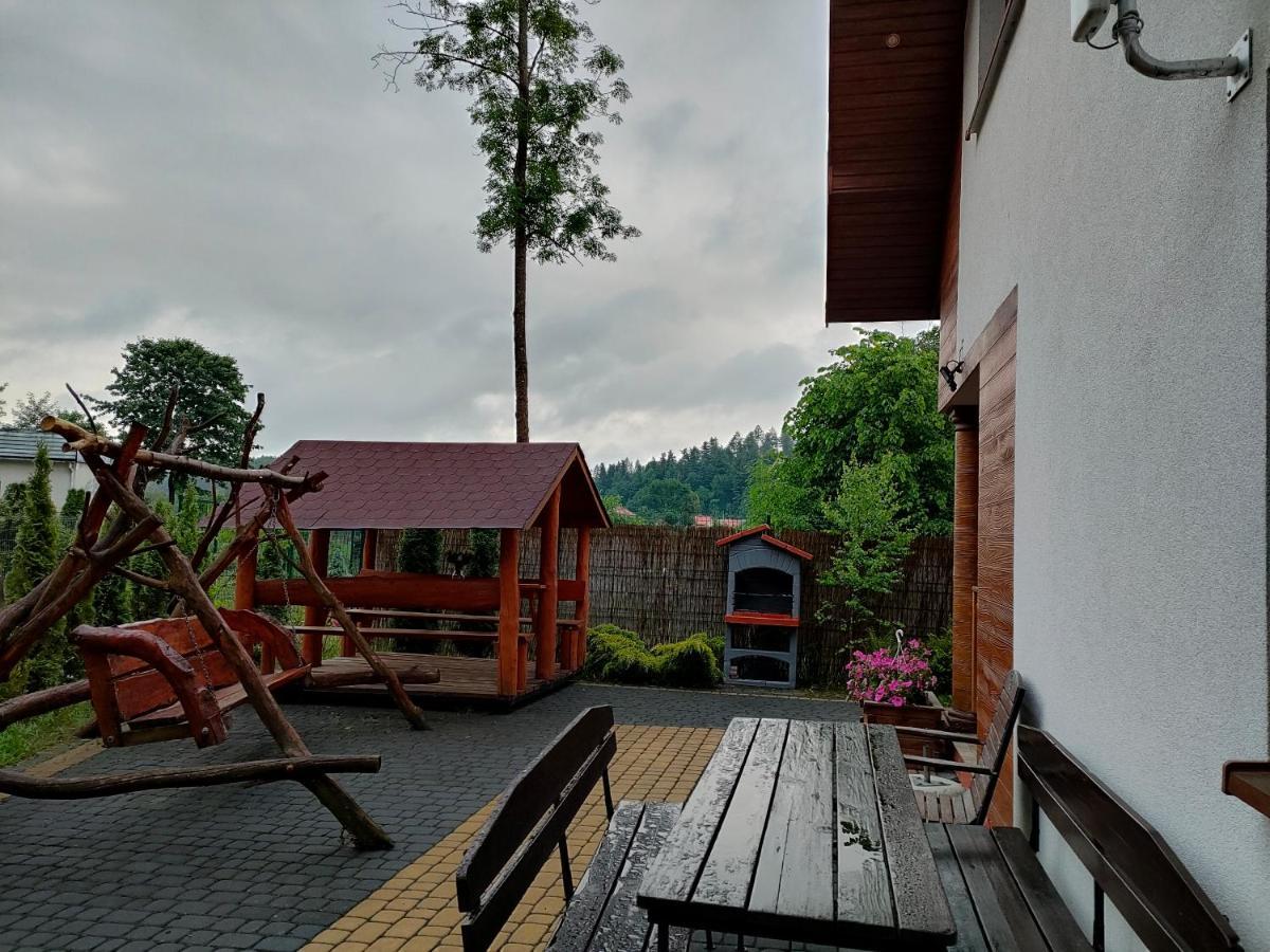 Domki I Pokoje U Borsa Lesko Bagian luar foto