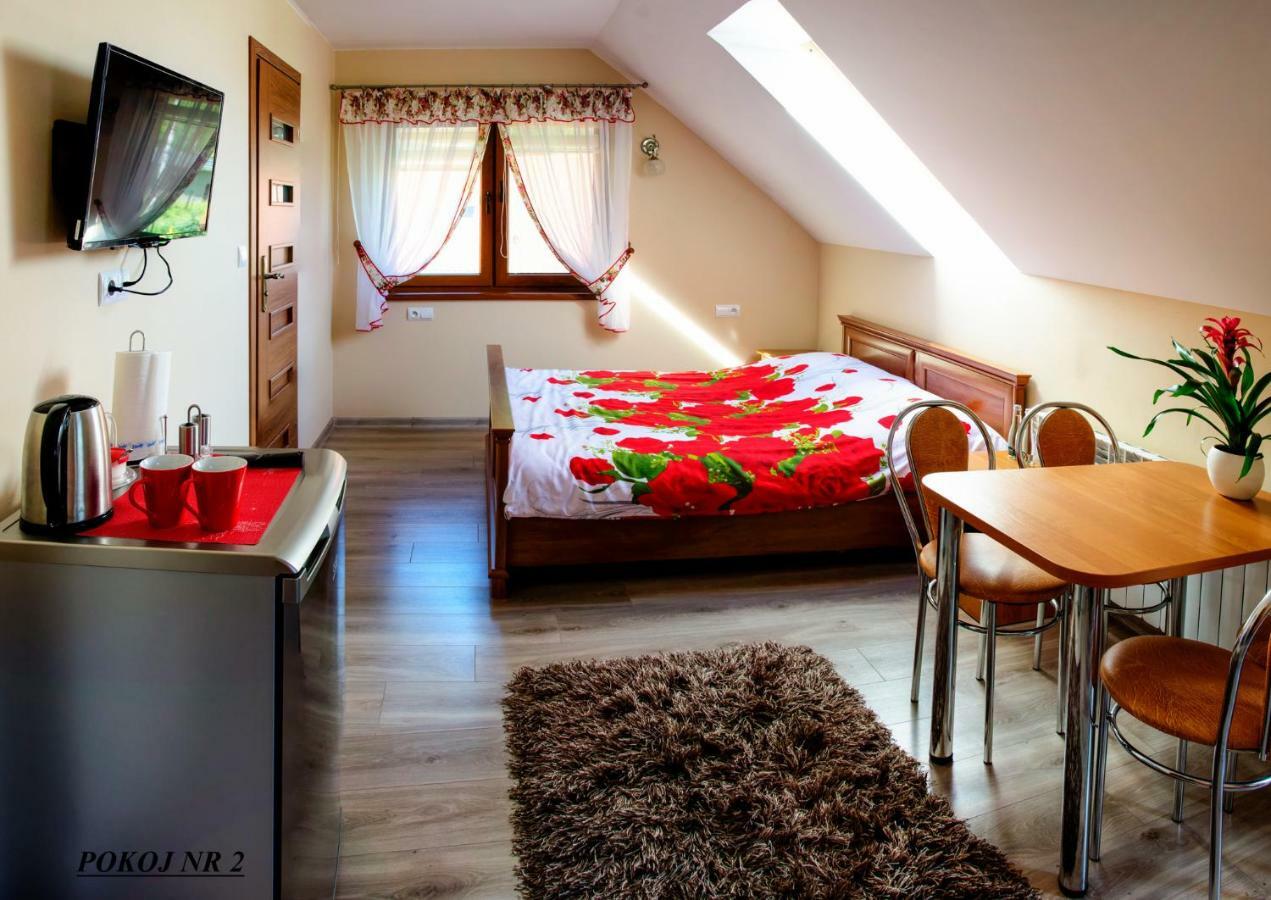 Domki I Pokoje U Borsa Lesko Bagian luar foto